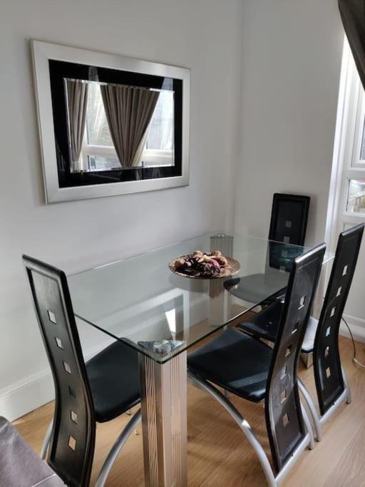 Lovely Kensington Flat Londra Dış mekan fotoğraf